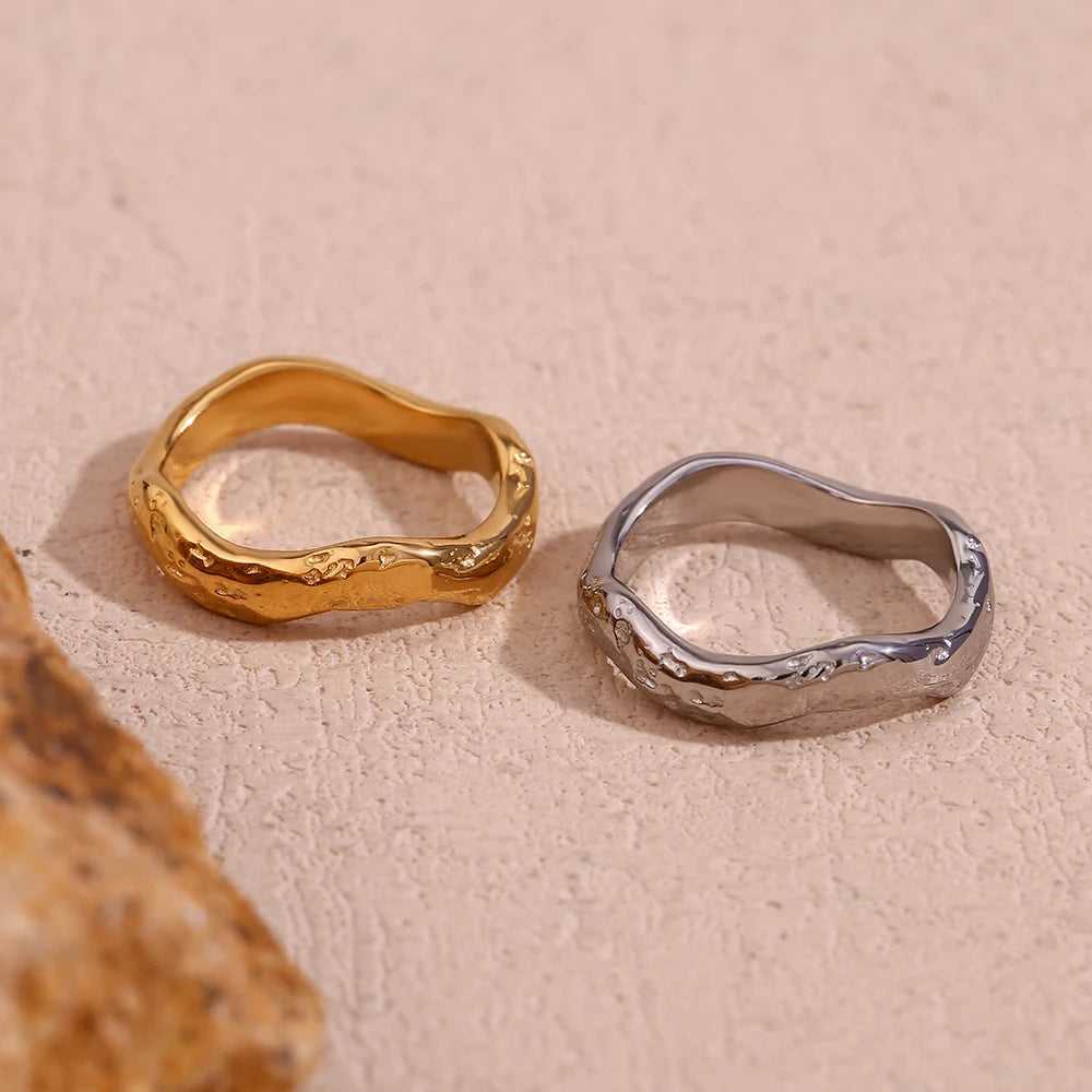 Rebecca | Wavy Ring - Gold or Silver - Waterproof