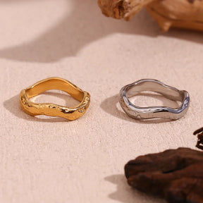 Rebecca | Wavy Ring - Gold or Silver - Waterproof