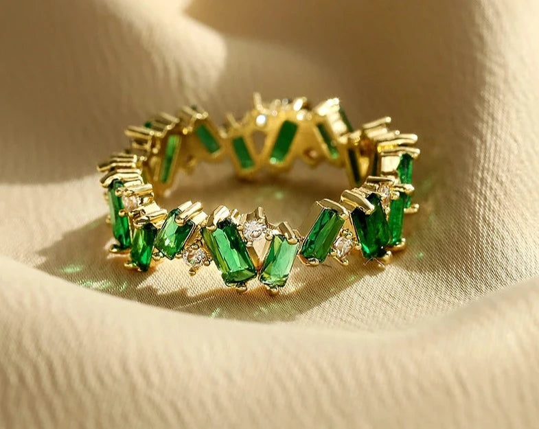 Elegant Emerald Baguette Ring for Stylish Women